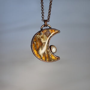 Amber Moon necklace (a)