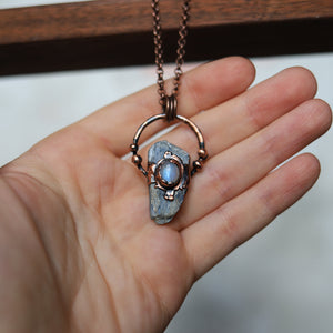 Kyanite Moonstone Relic Necklace (b)