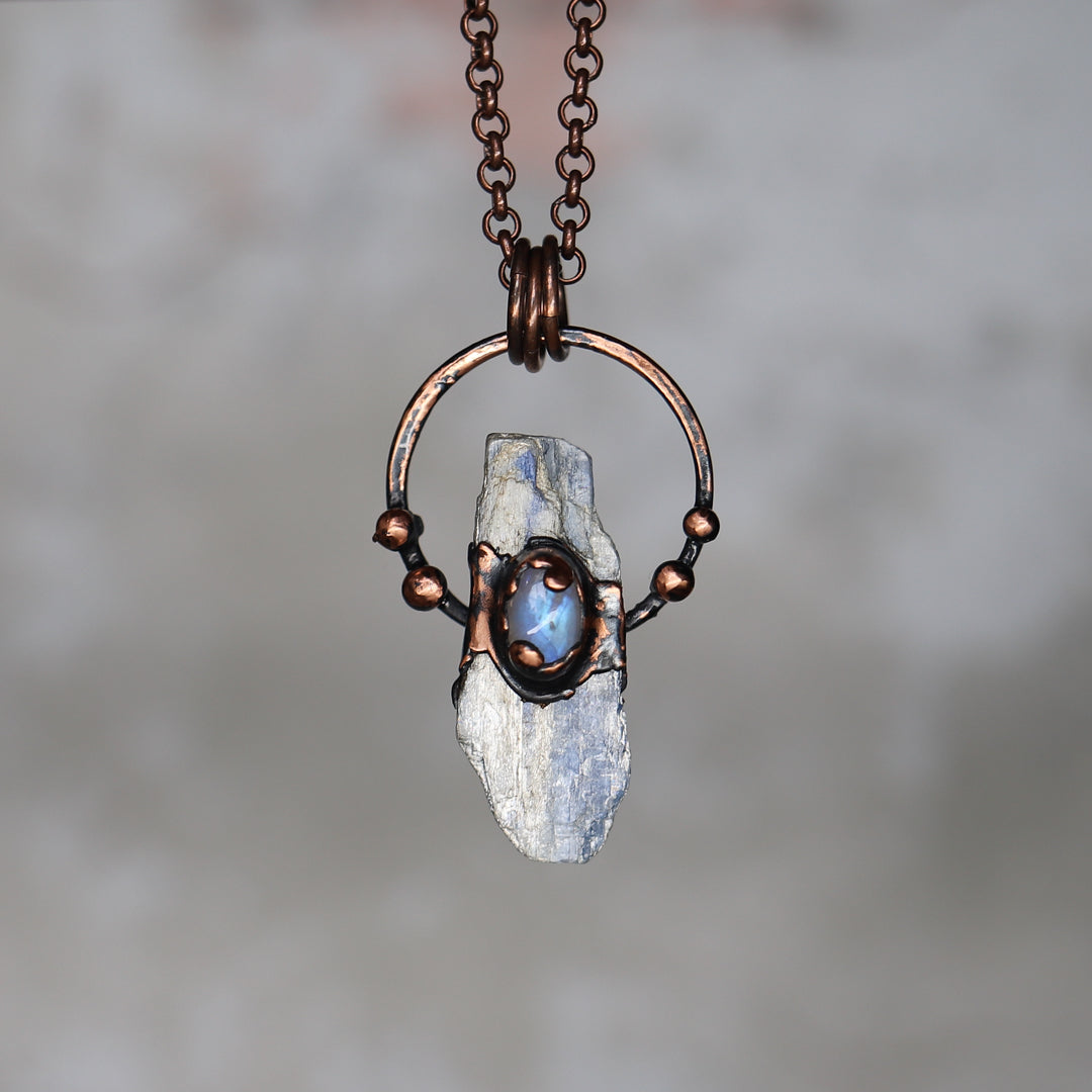 Kyanite Moonstone Relic Necklace (c)