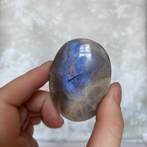 Sunstone/Moonstone Palm Stone (h)