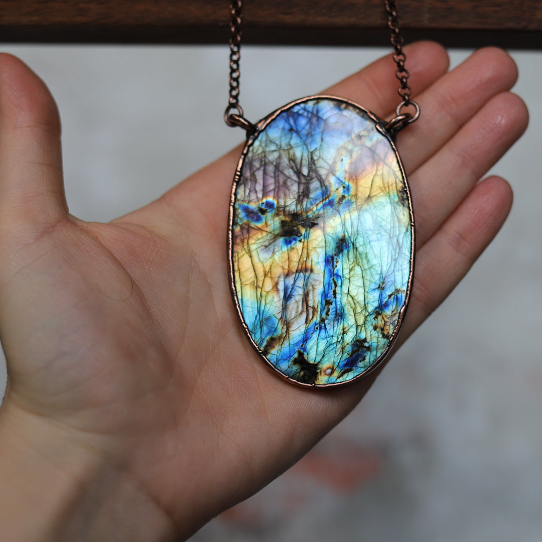 Giant Full Flash Labradorite