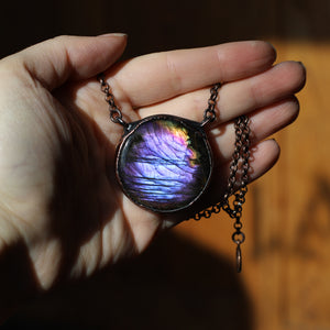 Deel Purple Labradorite Full Moon Necklace