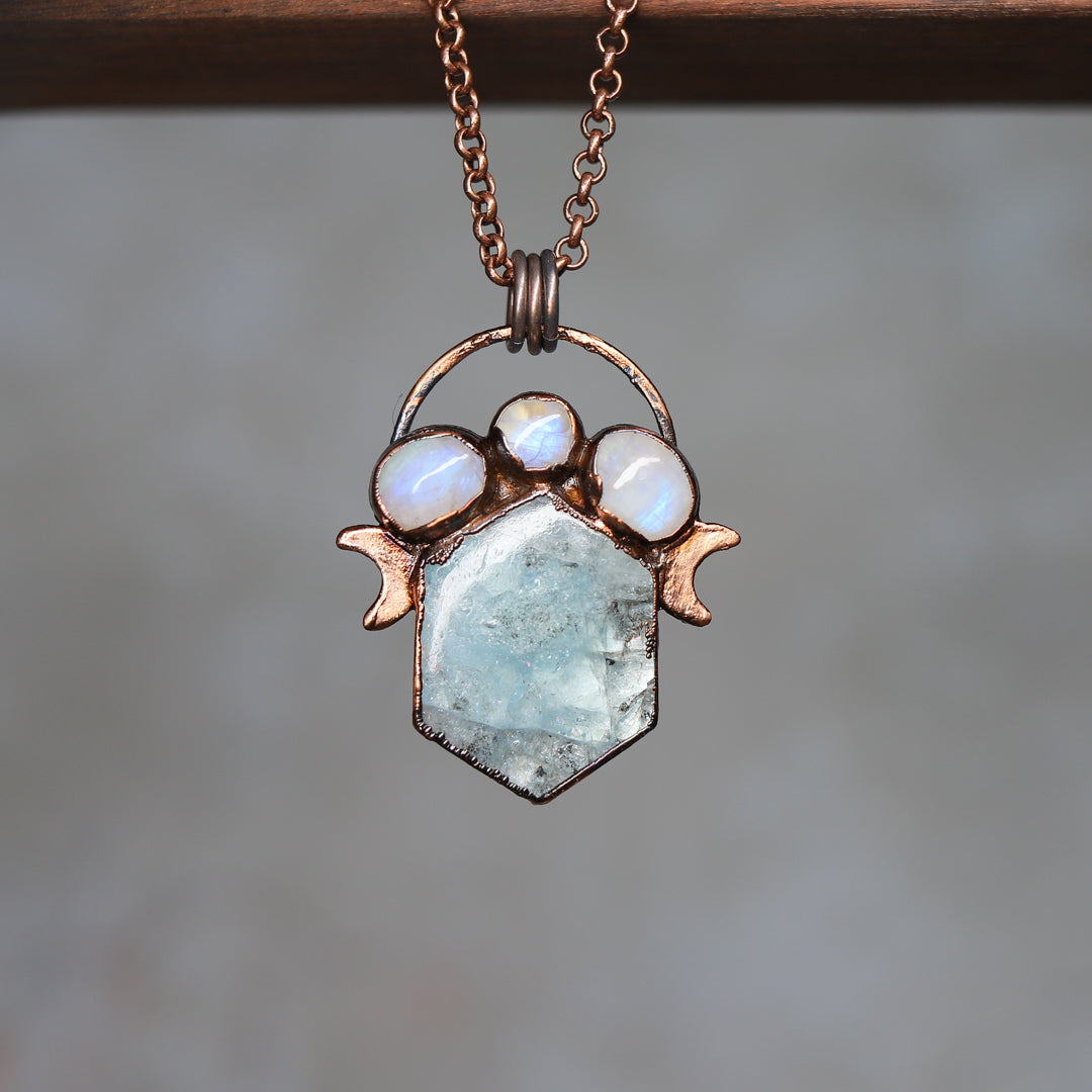 Celestial Aquamarine Necklace (a)