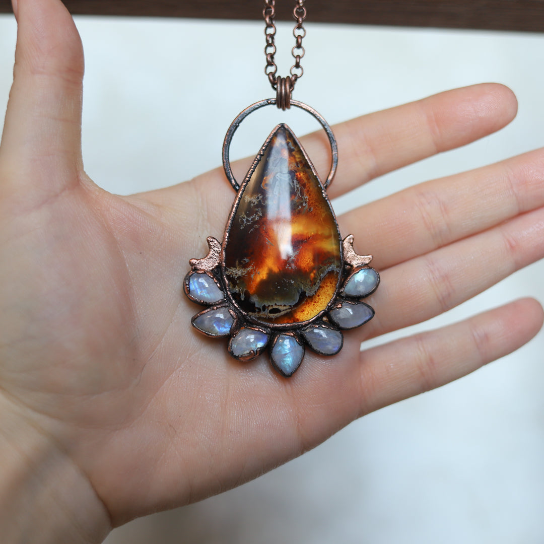 Celestial Amber Necklace (a)