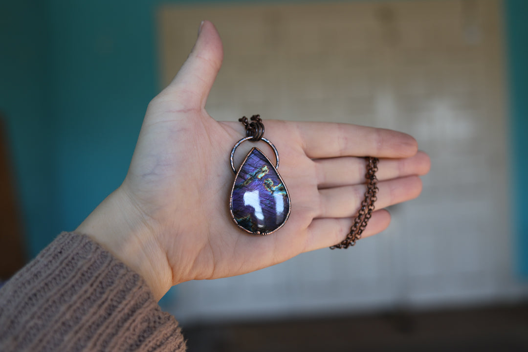 Purple Labradorite Necklace - e