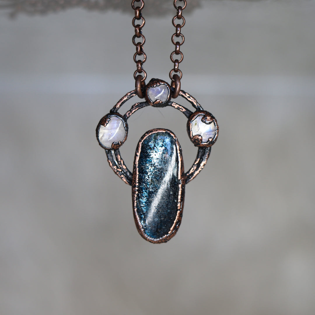 Moss Kyanite with Moonstones Necklace - b